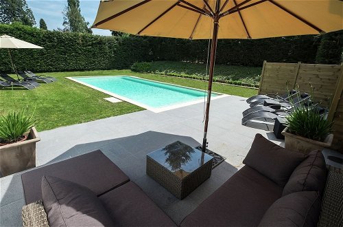 Photo 12 - Modern Mansion in Hastiere-par-dela With Private Pool