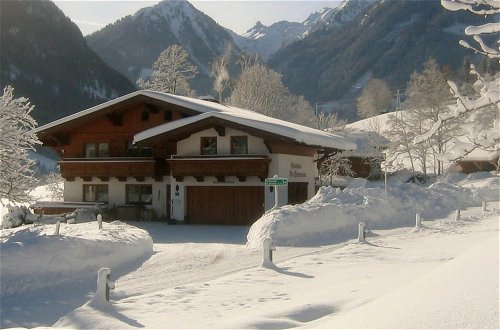 Foto 14 - Cozy Holiday Apartment With Sauna in Schladming