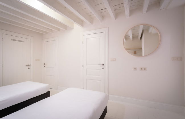 Saint Pauls Suite 1 - Photo 8