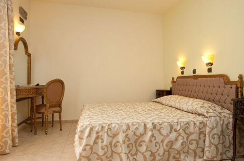 Photo 4 - Dias Luxury Studios & Apartments