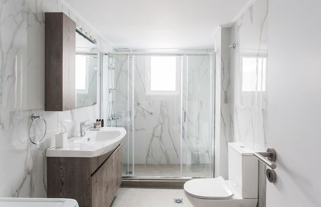 Spacious & Airy 1 Bedroom Apartment near HELEXPO - Foto 19