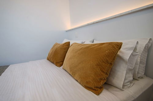 Photo 4 - Phaedrus Living: Seaside Executive Flat Harbour 207