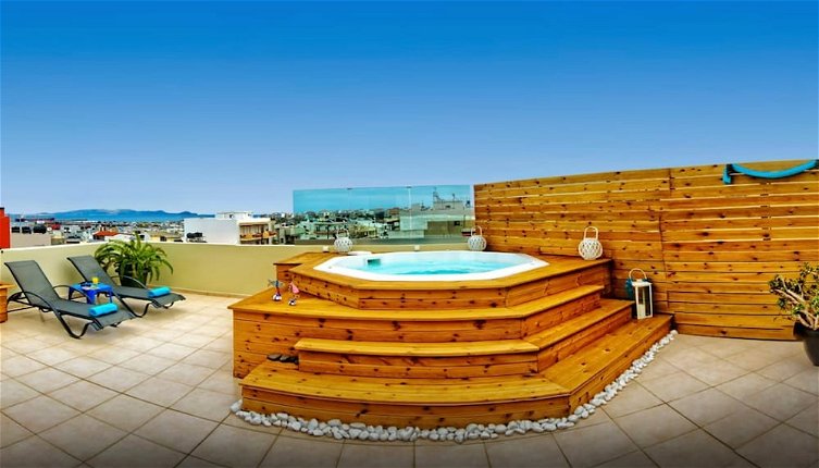 Foto 1 - Luxury Sea View Penthouse with Hot Tub