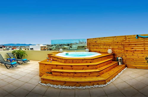 Photo 1 - Luxury Sea View Penthouse with Hot Tub