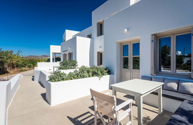 Milia Gi Suites - Photo 51