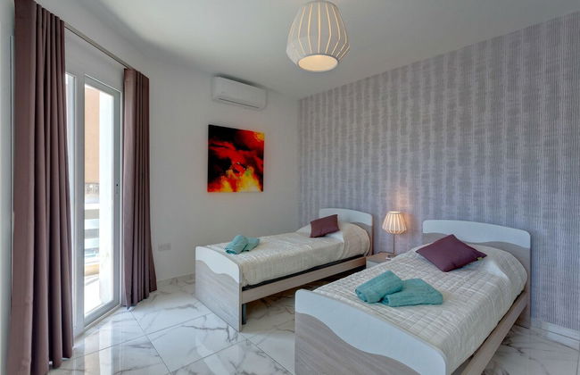 Luxury 2 Bedroom Apartment by the Sea - Foto 3