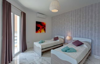 Foto 3 - Luxury 2 Bedroom Apartment by the Sea