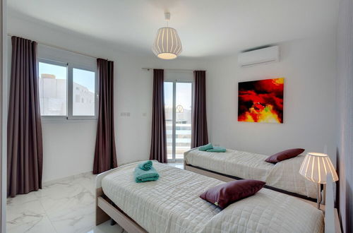 Photo 5 - Luxury 2 Bedroom Apartment by the Sea