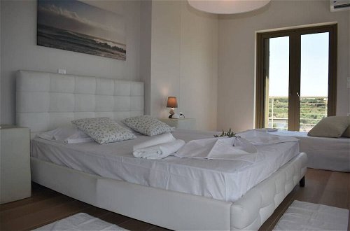 Foto 6 - Luxury Modern Seaview Villa-15min from Voidokoilia