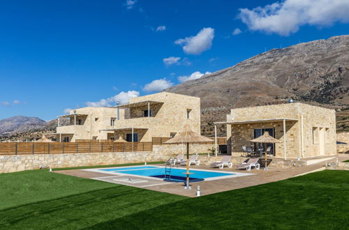 Foto 20 - Private Modern Villa w Pool and Stunning sea Views