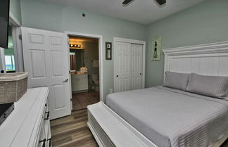 Photo 2 - Crystal Shores West Condos by Hosteeva