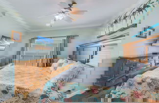 Photo 3 - Crystal Shores West Condos by Hosteeva