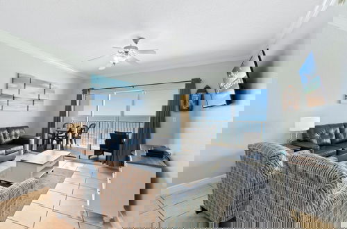 Photo 9 - Crystal Shores West Condos by Hosteeva