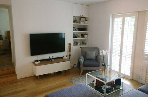 Photo 8 - Kennington Oval 2-bed Apartment in London