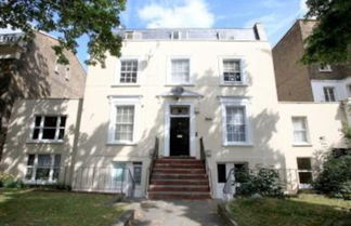 Photo 1 - Kennington Oval 2-bed Apartment in London