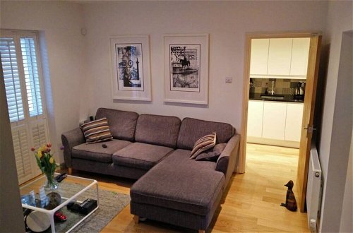 Photo 12 - Kennington Oval 2-bed Apartment in London