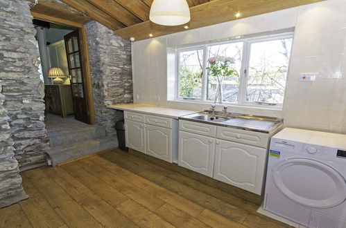 Photo 9 - Streamways Nr Croyde 6 Bedroom, Sleeps 12-16, Hot Tub