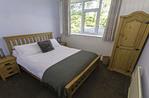 Photo 3 - Streamways Nr Croyde 6 Bedroom, Sleeps 12-16, Hot Tub