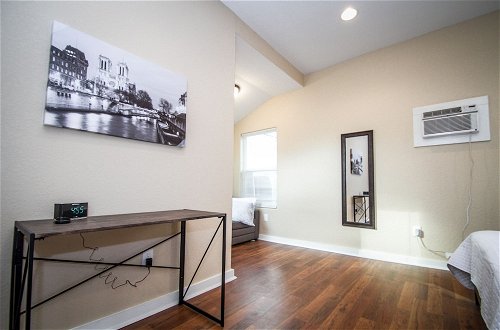 Foto 6 - Remodeled House Near Downtown 1br/1ba