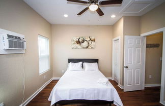 Photo 2 - Remodeled House Near Downtown 1br/1ba