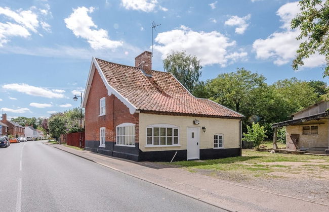 The Old Butchers Shop, Bramfield - Photo 33