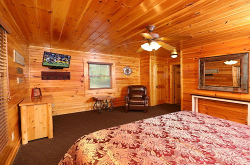 Foto 3 - Smoky Bear Manor - Five Bedroom Cabin