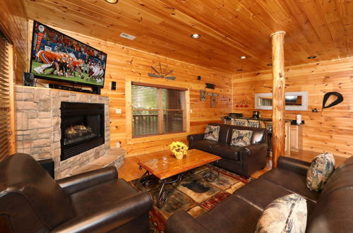 Photo 20 - Smoky Bear Manor - Five Bedroom Cabin