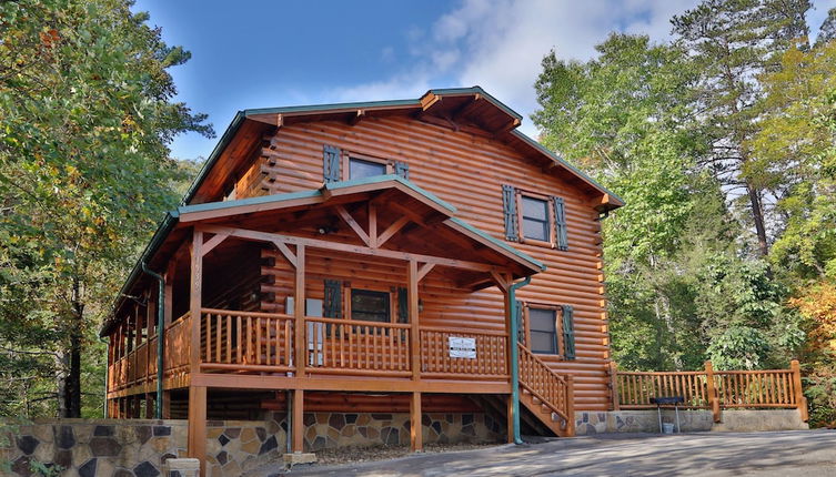 Photo 1 - Smoky Bear Manor - Five Bedroom Cabin