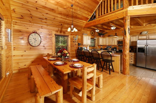 Photo 13 - Smoky Bear Manor - Five Bedroom Cabin