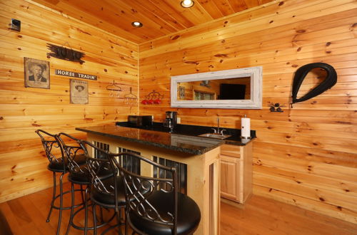 Photo 16 - Smoky Bear Manor - Five Bedroom Cabin