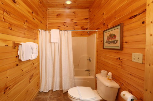 Photo 35 - Smoky Bear Manor - Five Bedroom Cabin