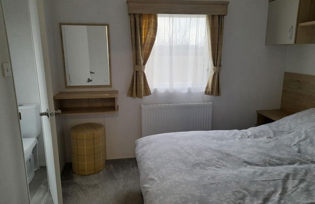 12A Beautiful Lodge Home For Hire 2 Bedrooms - Photo 3