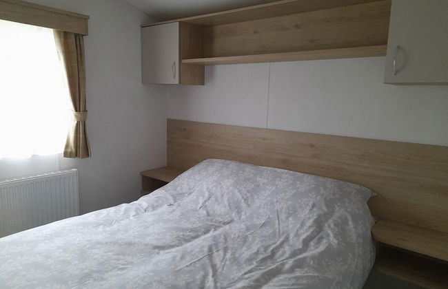 12A Beautiful Lodge Home For Hire 2 Bedrooms - Photo 4
