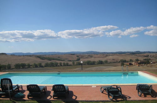 Photo 20 - Farmhouse in Arbia Asciano With Pool