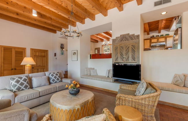 Acoma - Majestic Views, Near the Santa Fe Opera and Four Seasons in Tesuque - Photo 12