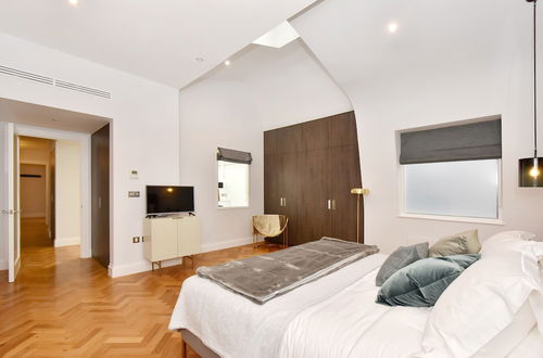 Photo 30 - Huge Mayfair 3 Bed 3 5 Bath 10 Million Air Con