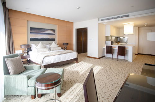 Photo 2 - Spacious Studio Partial Burjview at The Address Dubai Mall