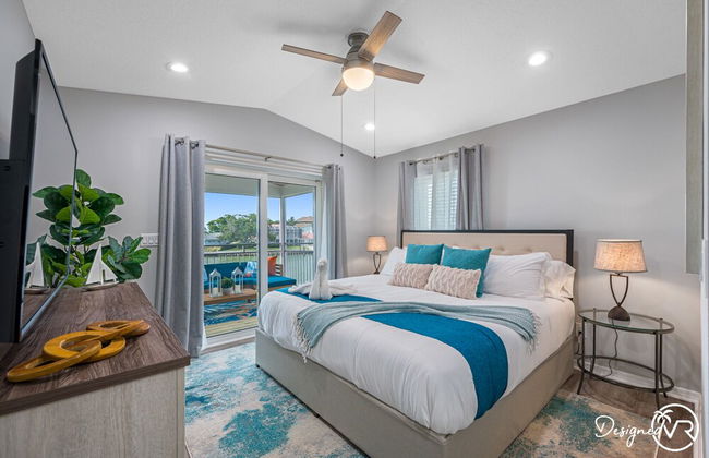Chic 8BR with Heated Pool & Waterview - Foto 9