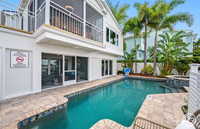 Chic 8BR with Heated Pool & Waterview - Foto 36