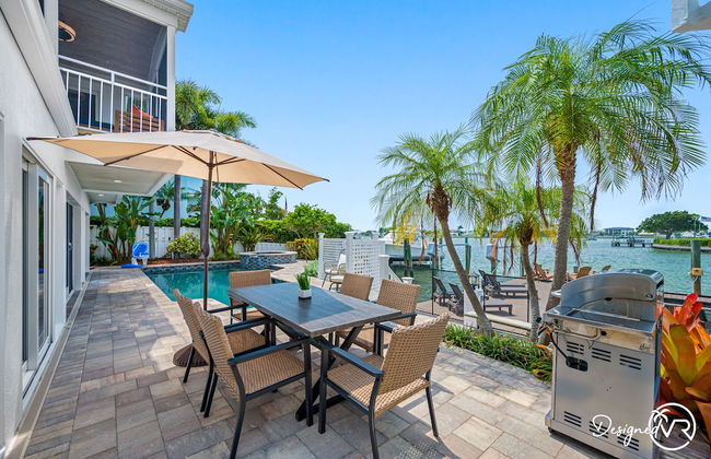 Chic 8BR with Heated Pool & Waterview - Foto 46