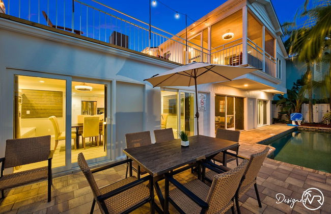 Chic 8BR with Heated Pool & Waterview - Foto 51
