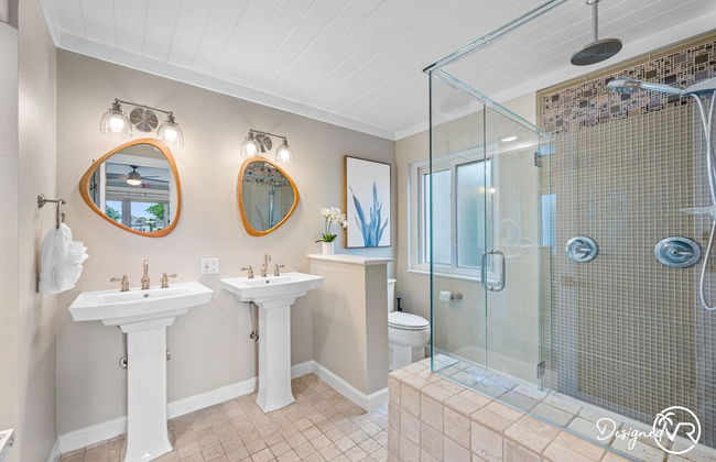 Chic 8BR with Heated Pool & Waterview - Foto 25