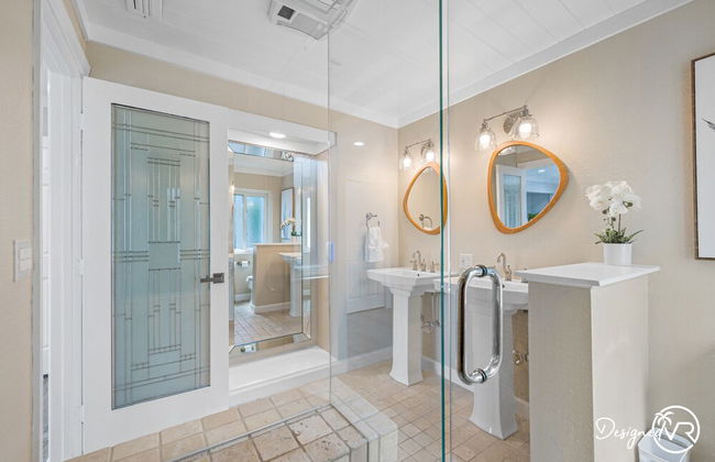 Chic 8BR with Heated Pool & Waterview - Foto 27