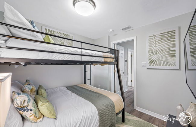 Chic 8BR with Heated Pool & Waterview - Foto 3