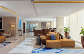 Photo 3 - Avani + Palm View Dubai Hotel & Suites