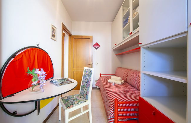 Lella Apartment Front Beach Garda Lake - Foto 19