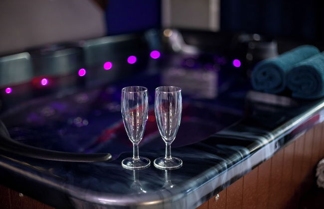 Suite jacuzzi - Photo 13