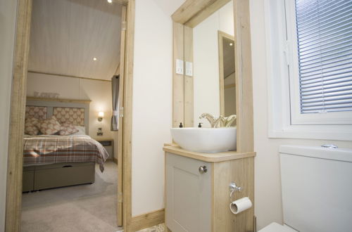 Photo 26 - 6 Berth Luxury Lodge in Christchurch, Dorset