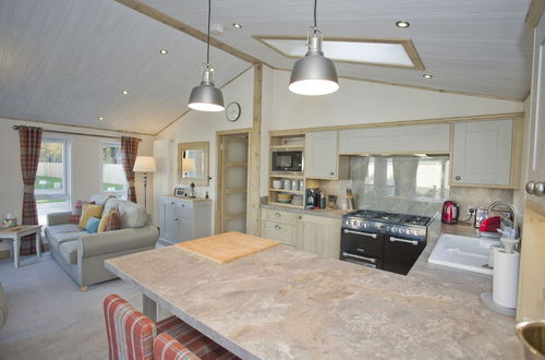 Photo 12 - 6 Berth Luxury Lodge in Christchurch, Dorset