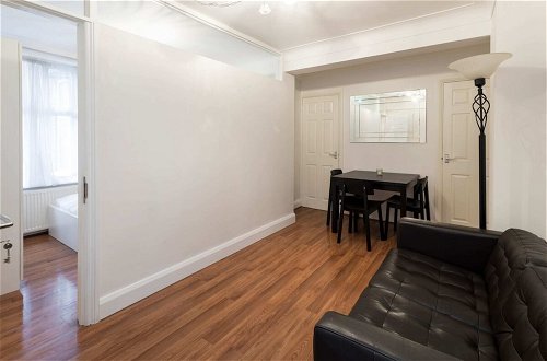 Photo 6 - Smart 2 Bed Apartment near Oxford Street & Hyde Park